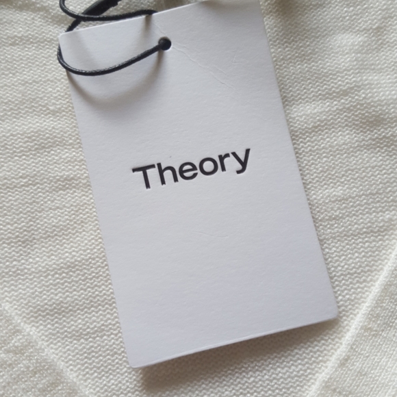 THEORY NWT Larlissa Lightweight V-Neck Swe… - Picture 11 of 15